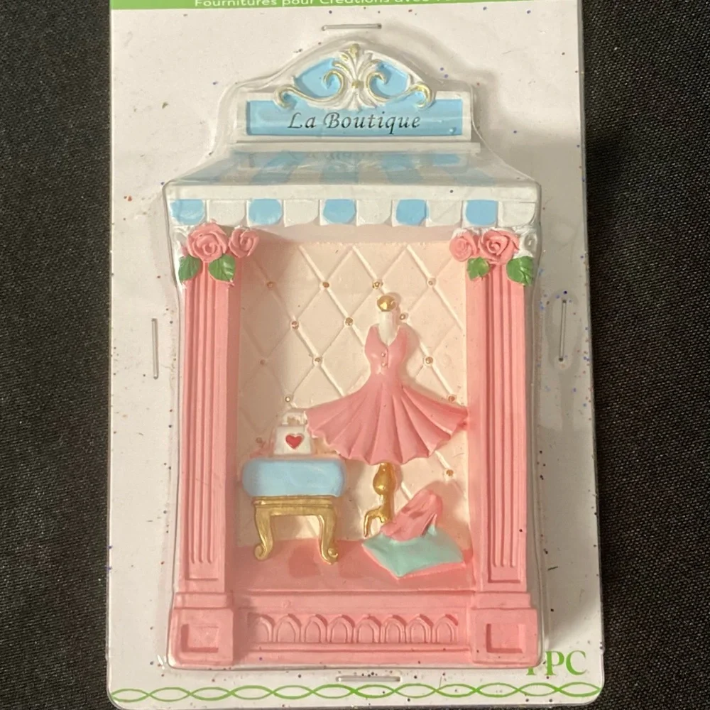 Ashland Spring Decor Dress Boutique Shelf Decoration - Picture 3 of 15
